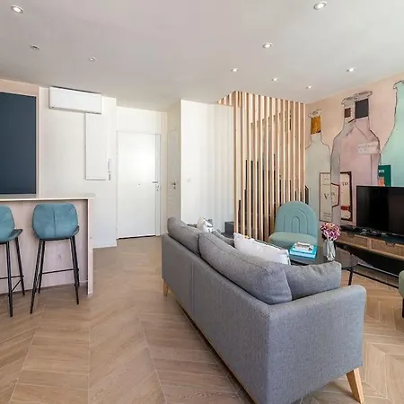 Renovated Bijou Gem In Heart Of Apartment Cannes