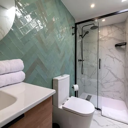Renovated Bijou Gem In Heart Of *