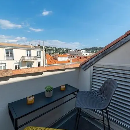 Renovated Bijou Gem In Heart Of * Cannes