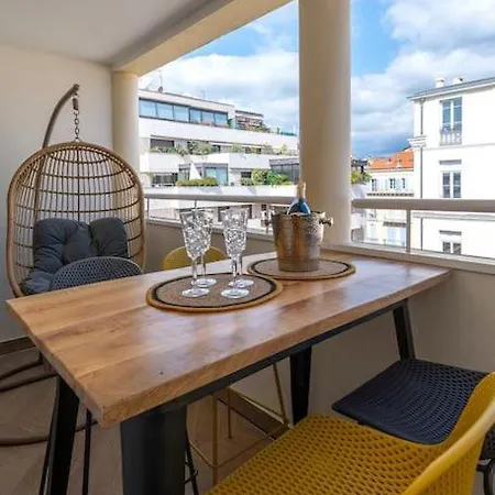 Renovated Bijou Gem In Heart Of * Cannes