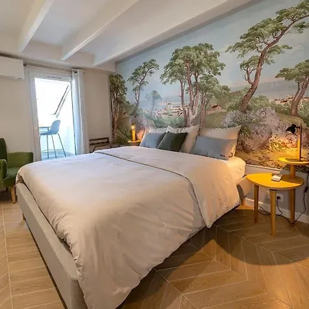 Renovated Bijou Gem In Heart Of Apartment *