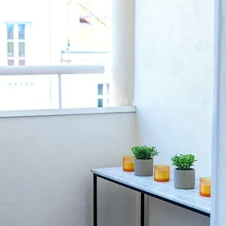 Renovated Bijou Gem In Heart Of * Cannes