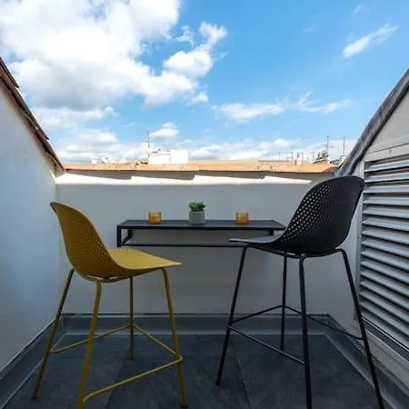Renovated Bijou Gem In Heart Of Apartment