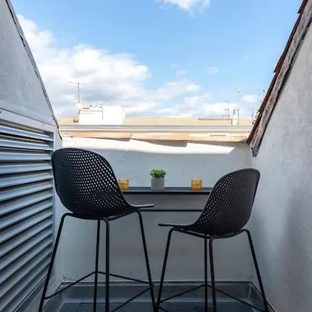 Apartment Renovated Bijou Gem In Heart Of *